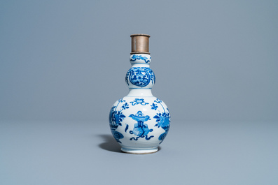 Six Chinese blue and white vases, Kangxi