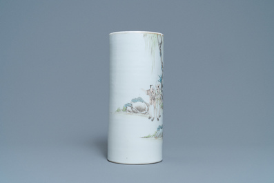 A Chinese qianjiang cai hat stand and a covered bowl, 19/20th C.