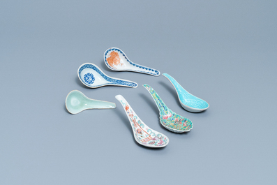 Eleven Chinese famille rose, blue and white and monochrome spoons, 19/20th C.