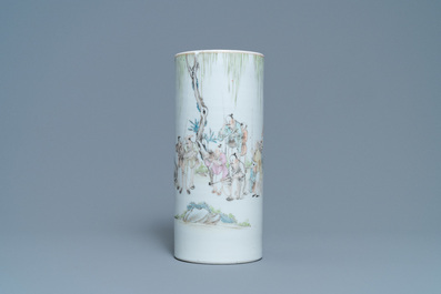 A Chinese qianjiang cai hat stand and a covered bowl, 19/20th C.