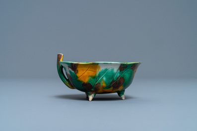 A Chinese 'egg and spinach'-glazed 'crab in lotus' water dropper, Kangxi
