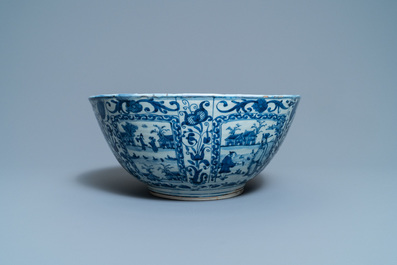 A large Chinese blue and white kraak porcelain bowl, Wanli