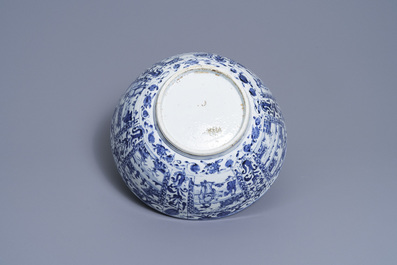 A large Chinese blue and white kraak porcelain bowl, Wanli