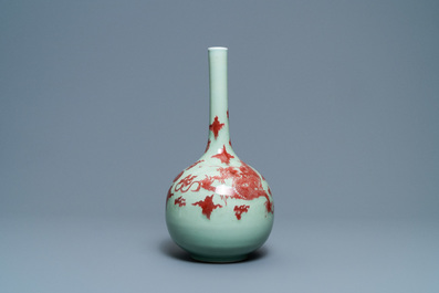 Een Chinese koperrode 'draken' vaas met celadon fondkleur, Kangxi