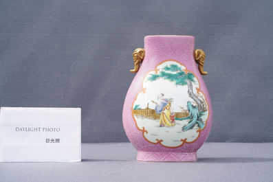 Een Chinese famille rose 'hu' vaas met roze fondkleur, Jiaqing merk, Republiek