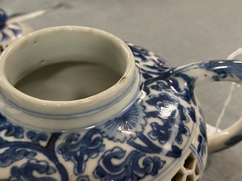 A Chinese blue and white reticulated double-walled teapot and cover, Transitional period