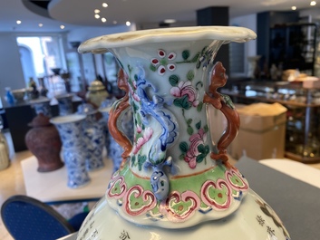 Een Chinese famille rose 'Wu Shuang Pu' vaas, 19e eeuw