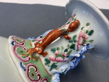 Een Chinese famille rose 'Wu Shuang Pu' vaas, 19e eeuw