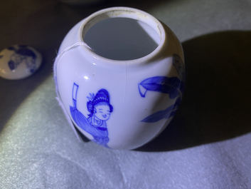 Een Chinese blauw-witte theebus met deksel, Kangxi