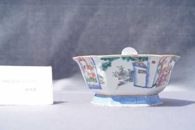 Een Chinese hexagonale famille rose kom, Tongzhi merk en periode