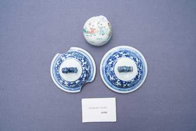 A pair of Chinese blue and white vases and a famille rose jar and cover, 19/20th C.