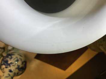Een fijne Chinese famille rose vaas, Zhong Guo Jingdezhen Zhi merk, Republiek
