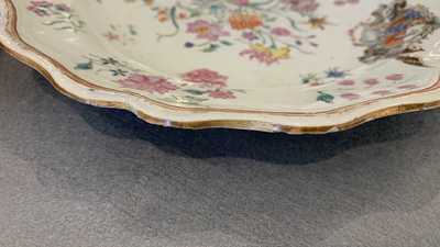 Een paar Chinese famille rose wapenborden voor de Deense markt, Qianlong