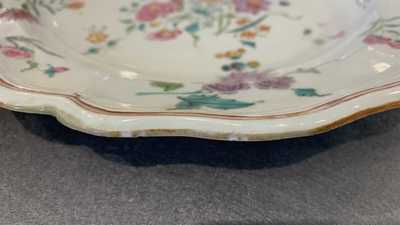 Een paar Chinese famille rose wapenborden voor de Deense markt, Qianlong