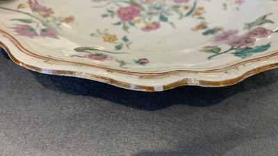 Een paar Chinese famille rose wapenborden voor de Deense markt, Qianlong