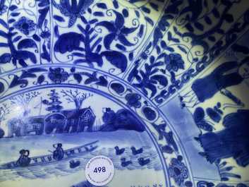 Un grand bol en porcelaine de Chine en bleu et blanc de type kraak, Wanli