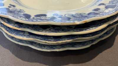 A composite 25-piece Chinese blue and white service, Qianlong