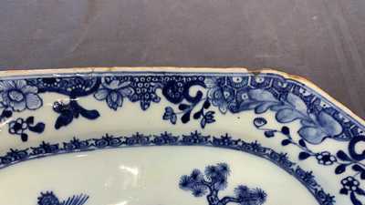 A composite 25-piece Chinese blue and white service, Qianlong