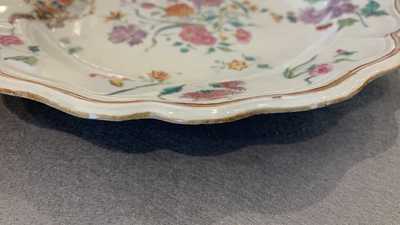 Een paar Chinese famille rose wapenborden voor de Deense markt, Qianlong
