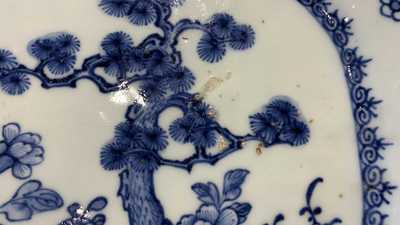 A composite 25-piece Chinese blue and white service, Qianlong