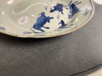 Une coupe en porcelaine de Chine en bleu et blanc de type ko-sometsuke pour le march&eacute; japonais, &eacute;poque Transition