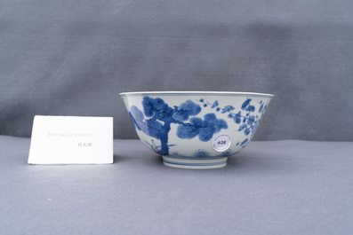 Een Chinese blauw-witte 'Drie vrienden van de winter' kom, Kangxi merk en periode