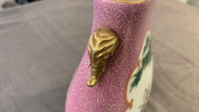Een Chinese famille rose 'hu' vaas met roze fondkleur, Jiaqing merk, Republiek