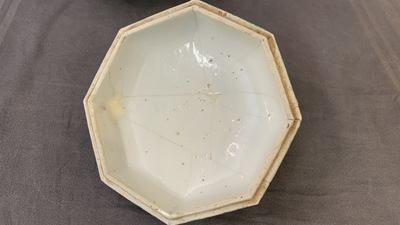 Een Chinese Bencharong dekselkom voor de Thaise markt, 19e eeuw