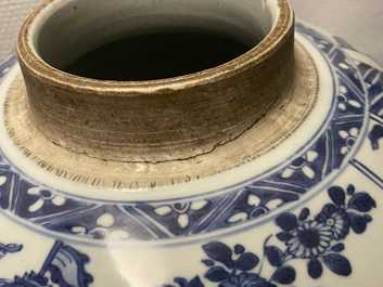 A pair of large Chinese blue and white jars and covers, Kangxi