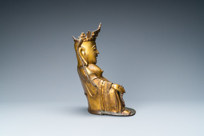 Une figure de Bouddha assis en bronze dor&eacute;, Chine, Ming
