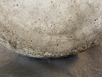 Een grote keizerlijke Chinese blauw-witte 'zun' vaas, Wanli merk en periode