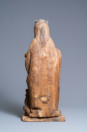Une statue de Sainte Cath&eacute;rine d'Alexandrie en ch&ecirc;ne sculpt&eacute;, 16&egrave;me