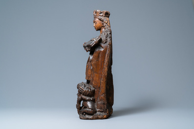 Een eikenhouten figuur van Sint-Catharina van Alexandri&euml;, Boven-Rijngebied, Duitsland, ca. 1520