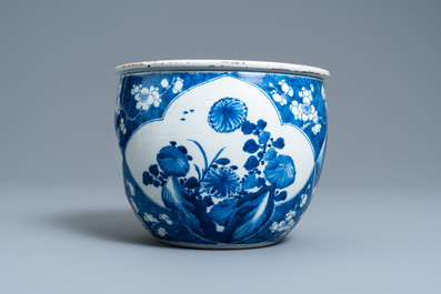 A Chinese blue and white jardini&egrave;re, Kangxi