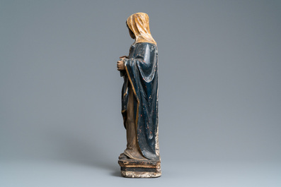 Een polychrome stenen figuur van Sint Appolonia van Alexandri&euml;, ca. 1540