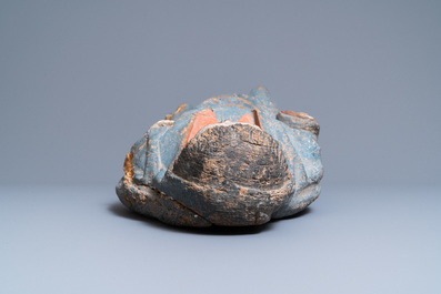 Een gepolychromeerde eikenhouten figuur van een monnik, 2e helft 15e eeuw