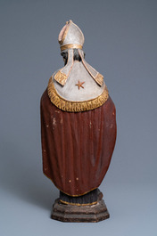 Une grande statue de Saint Amand en bois sculpt&eacute; et polychrom&eacute;, 17&egrave;me