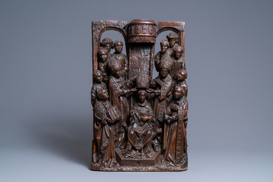 Un groupe en ch&ecirc;ne sculpt&eacute; repr&eacute;sentant la cons&eacute;cration d'un &eacute;v&ecirc;que, Nord de la France, vers 1500