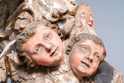 Une grande statue de la Vierge de l&rsquo;Assomption en bois sculpt&eacute;, polychrom&eacute; et dor&eacute; aux yeux en verre, Italie, 17&egrave;me