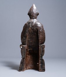 Une grande statue d'un &eacute;v&ecirc;que en ch&ecirc;ne sculpt&eacute;, r&eacute;gion de Brabant ou Limbourg, Pays-Bas du Sud, vers 1530