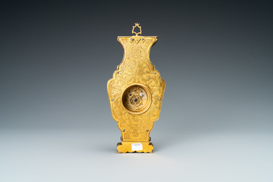 Une horloge murale en bronze dor&eacute; incrust&eacute; de pierres semi-pr&eacute;cieuses, ateliers de Canton et George Prior de Londres pour la Chine, Qianlong