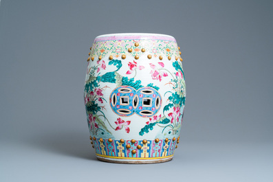 A Chinese famille rose 'ducks in a lotus pond' garden seat, 19th C.