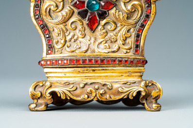 Une horloge murale en bronze dor&eacute; incrust&eacute; de pierres semi-pr&eacute;cieuses, ateliers de Canton et George Prior de Londres pour la Chine, Qianlong
