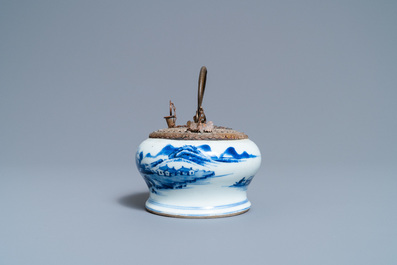 A Chinese blue and white 'Blue de Hue' waterpipe for the Vietnamese market, Kangxi
