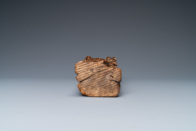 Une statue de Sainte Barbe en ch&ecirc;ne sculpt&eacute;, vers 1500