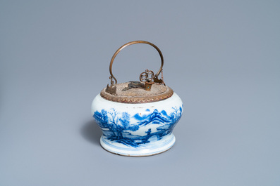 A Chinese blue and white 'Blue de Hue' waterpipe for the Vietnamese market, Kangxi