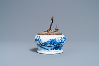 A Chinese blue and white 'Blue de Hue' waterpipe for the Vietnamese market, Kangxi