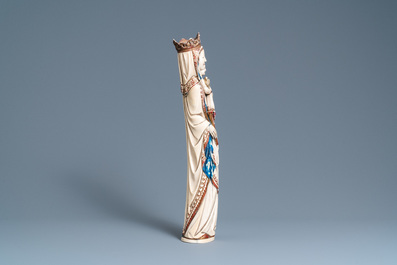 Een grote gepolychromeerde ivoren figuur van een Madonna met kind, Frankrijk, 19e eeuw
