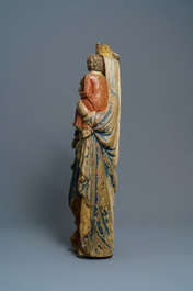 Een grote gepolychromeerde kalkstenen figuur van een Madonna met kind, Champagne- of Lorrainestreek, Frankrijk, 2e helft 14e eeuw
