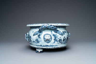 An oval Dutch Delft blue and white chinoiserie jardini&egrave;re, late 17th C.